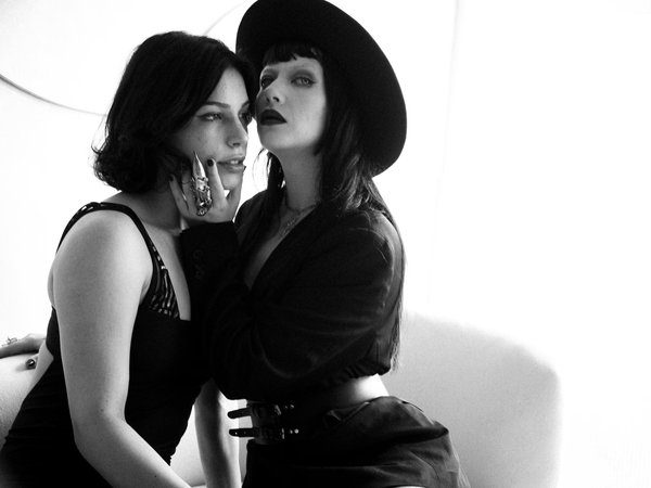 How can UK fashion help women achieve a stress-free life?