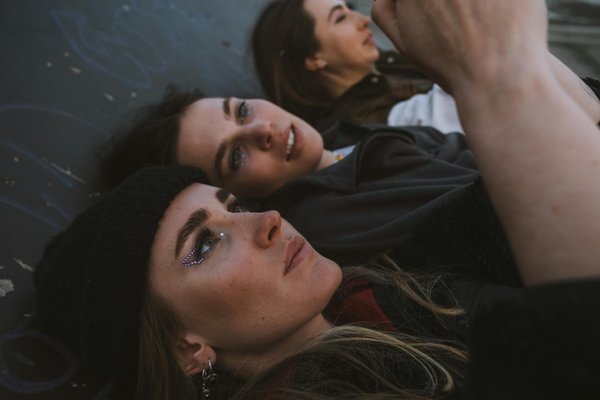 How is British Female Fashion Influencing Lifestyle Choices Today?